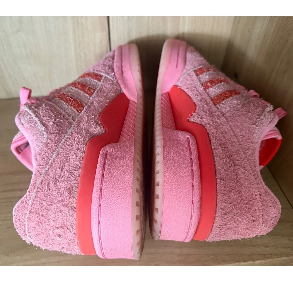 The Grinch - Cindy Lou Who sz 9  Adidas Forum Low Sneaker Suede Pink Christmas
